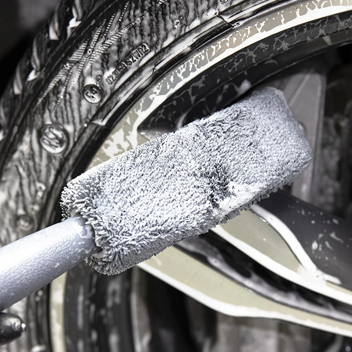 Microfiber Wheel & Tire Cleaning Brush